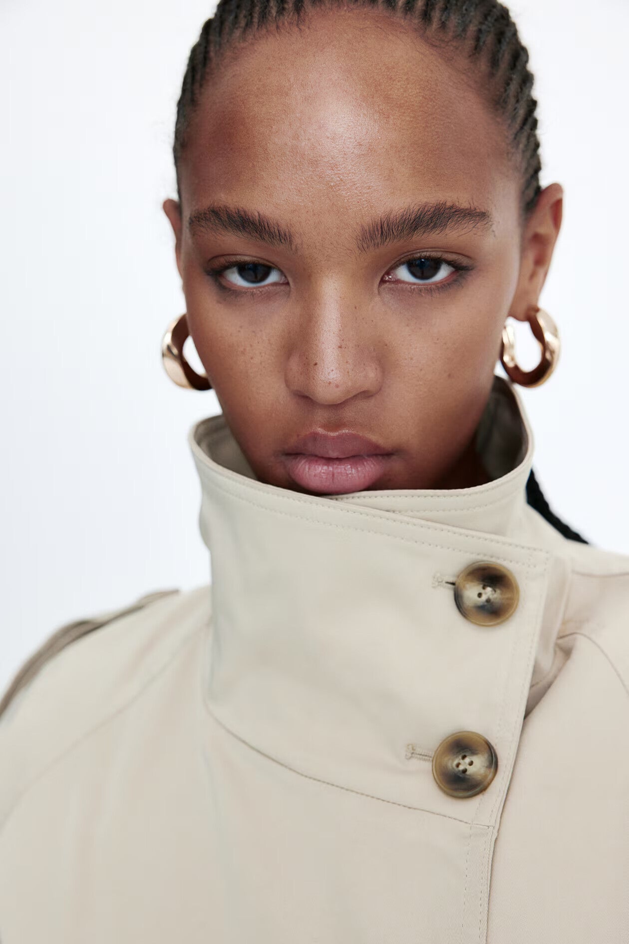 BUTTONED TRENCH COAT