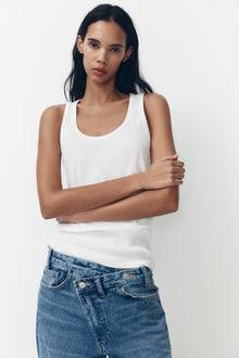 HIGH-WAIST WIDE LEG JEANS