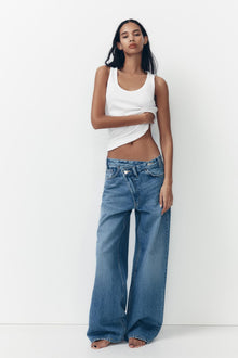 HIGH-WAIST WIDE LEG JEANS