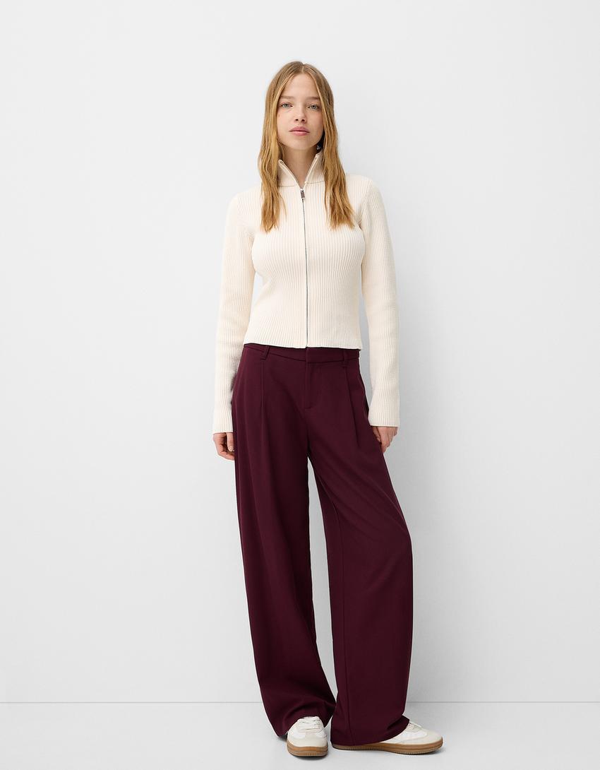 LOW-RISE BAGGY TROUSERS