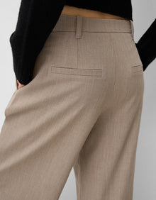LOW-RISE BAGGY TROUSERS