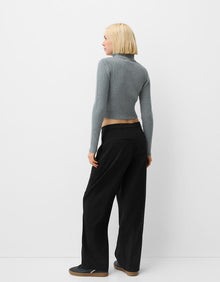 LOW-RISE BAGGY TROUSERS