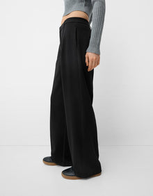 LOW-RISE BAGGY TROUSERS