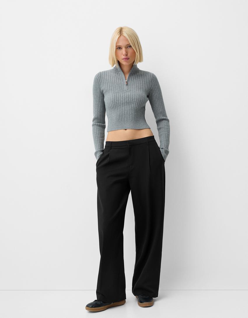 LOW-RISE BAGGY TROUSERS