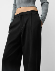 LOW-RISE BAGGY TROUSERS