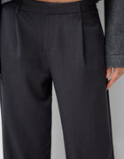 LOW-RISE BAGGY TROUSERS