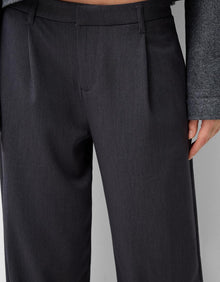 LOW-RISE BAGGY TROUSERS