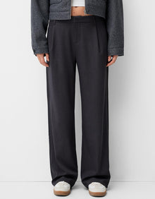 LOW-RISE BAGGY TROUSERS