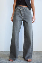 HIGH-WAIST WIDE LEG JEANS
