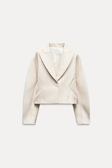 CLASSIC TAILORED BLAZER