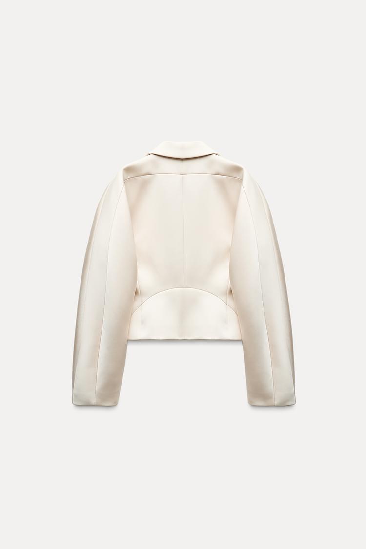 CLASSIC TAILORED BLAZER