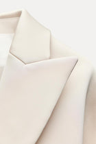 CLASSIC TAILORED BLAZER