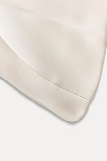 CLASSIC TAILORED BLAZER