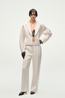 CLASSIC TAILORED BLAZER