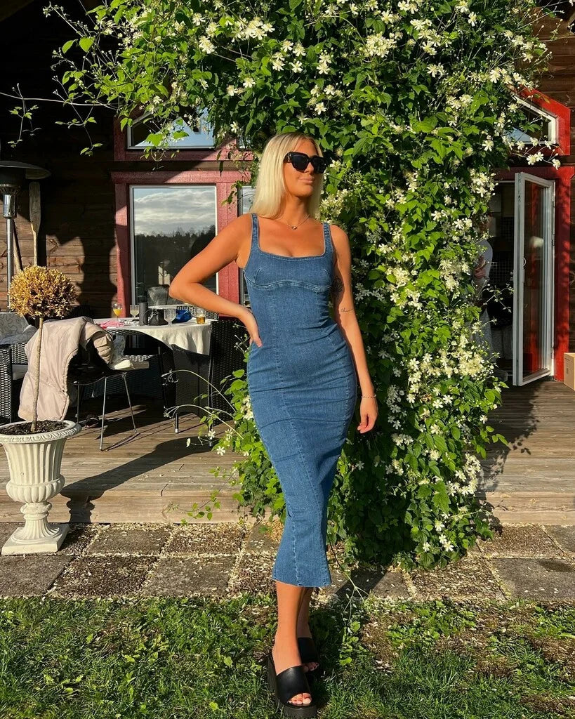 CLASSIC DENIM DRESS