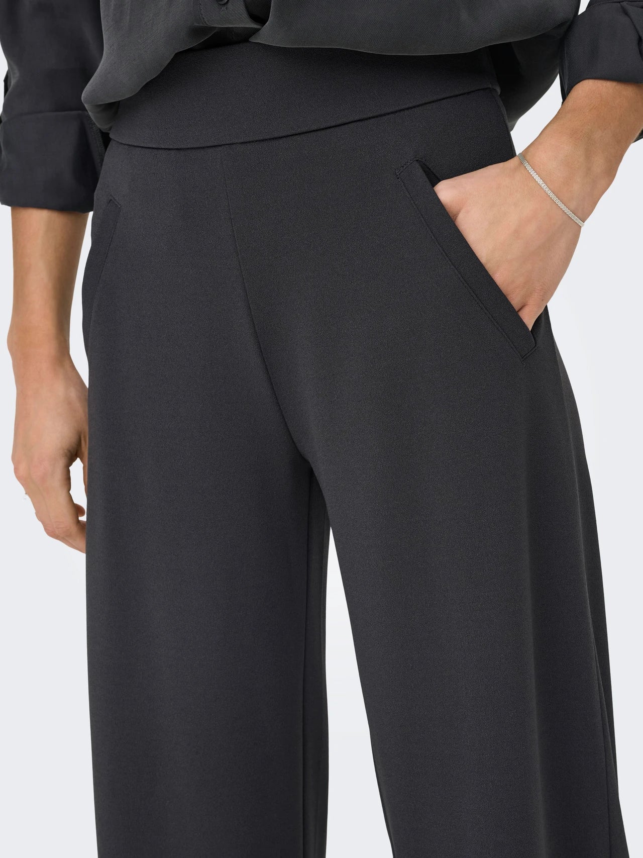 HIGH WAIST CROPPED PANTS